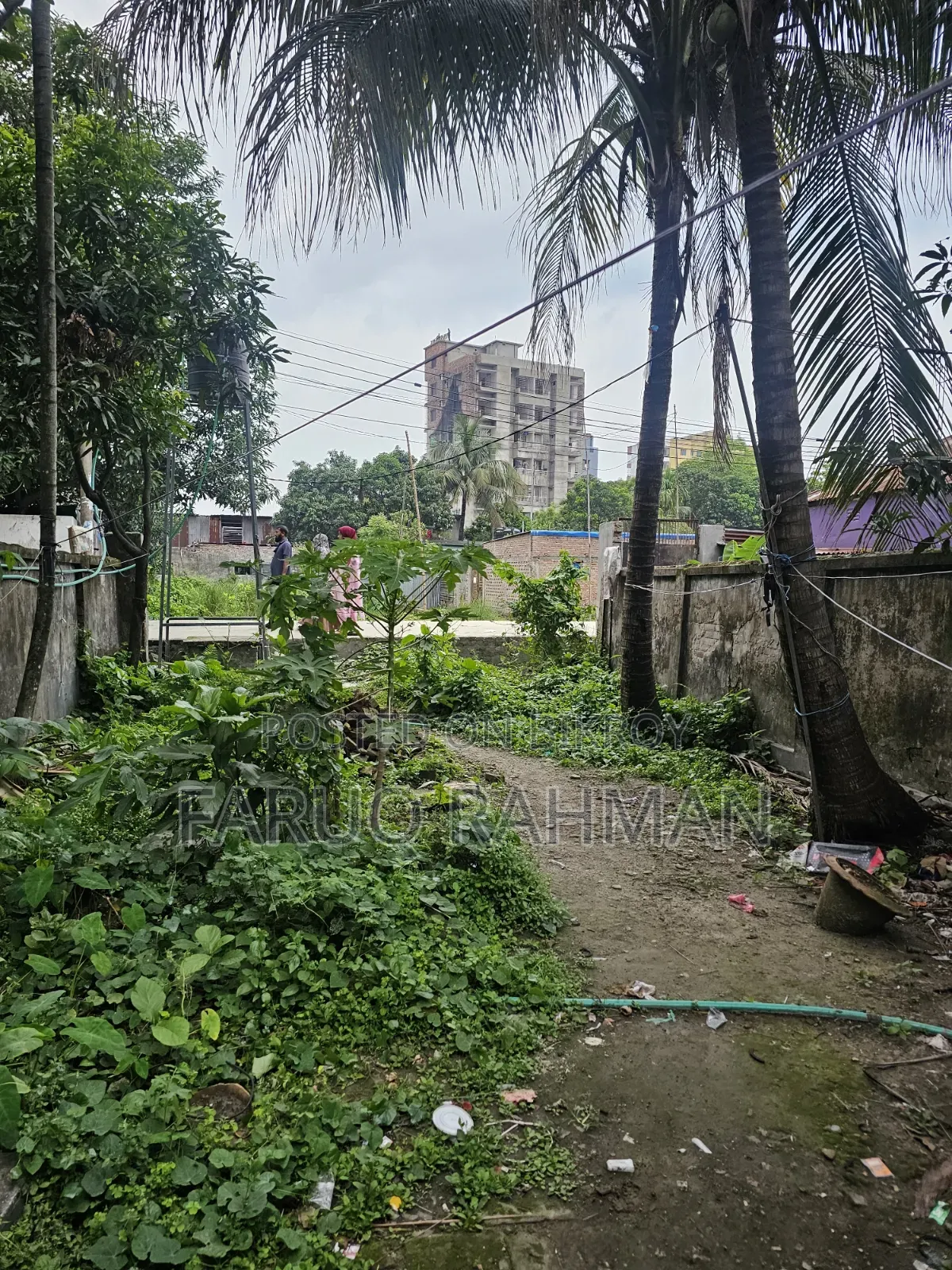 উত্তরখানে মেইন রাস্তার সাথে আড়াই কাঠার রেডি প্লট বিক্রি!
