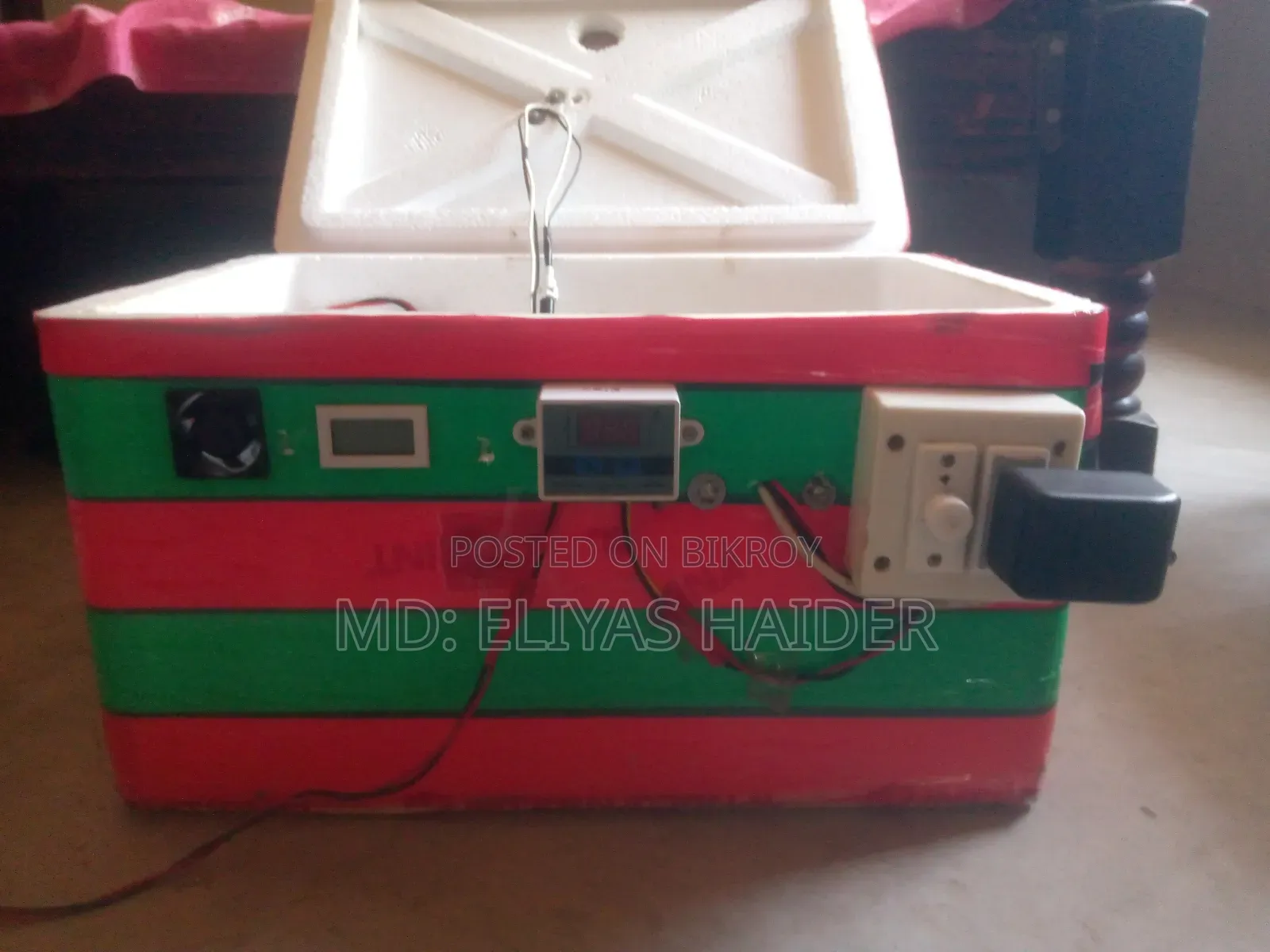 Egg Hatching Machine / Incubator