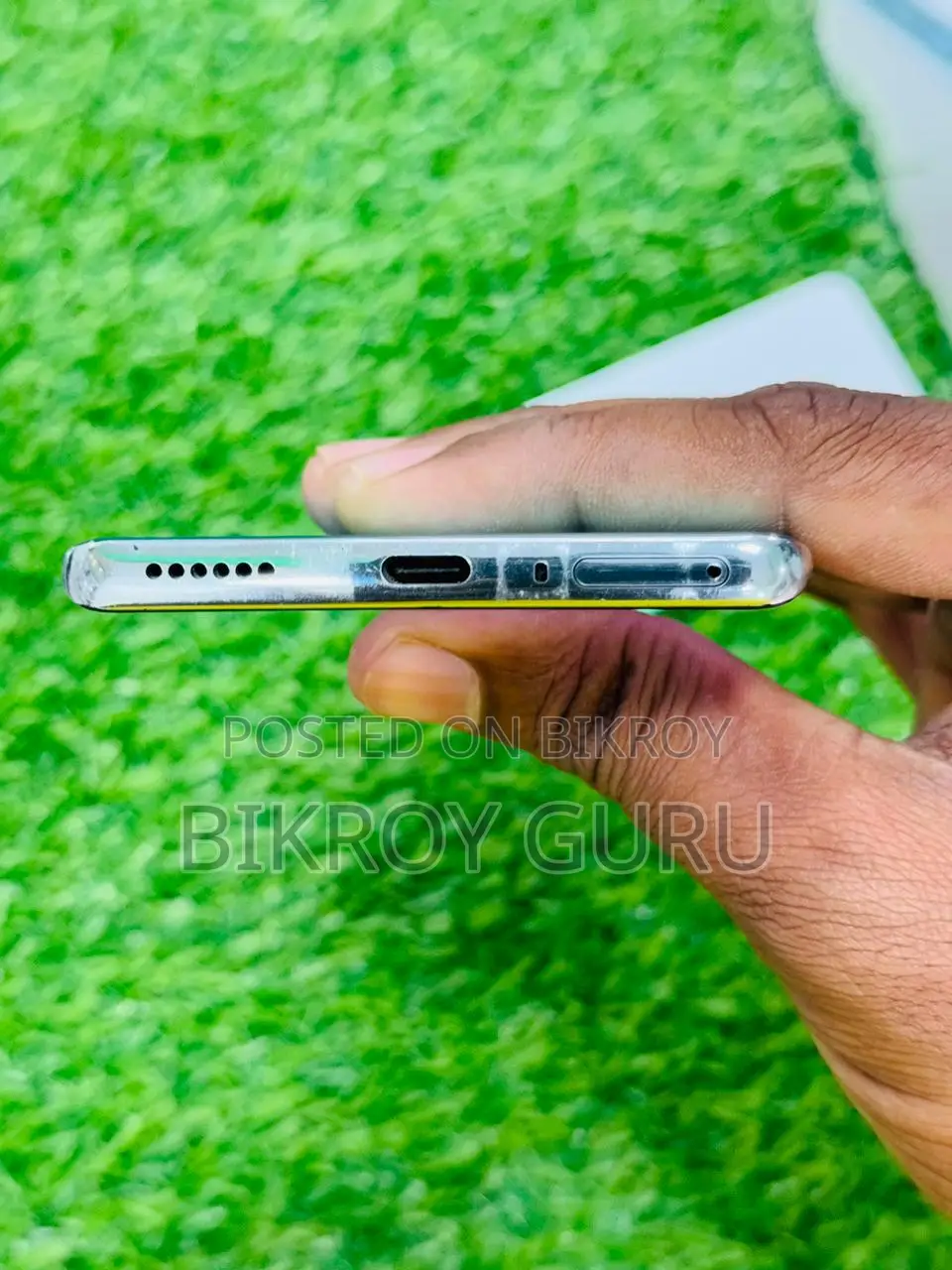 টেকনো ক্যামন ৪০ প্রো ৪জি ২৫৬ জিবি ব্লু