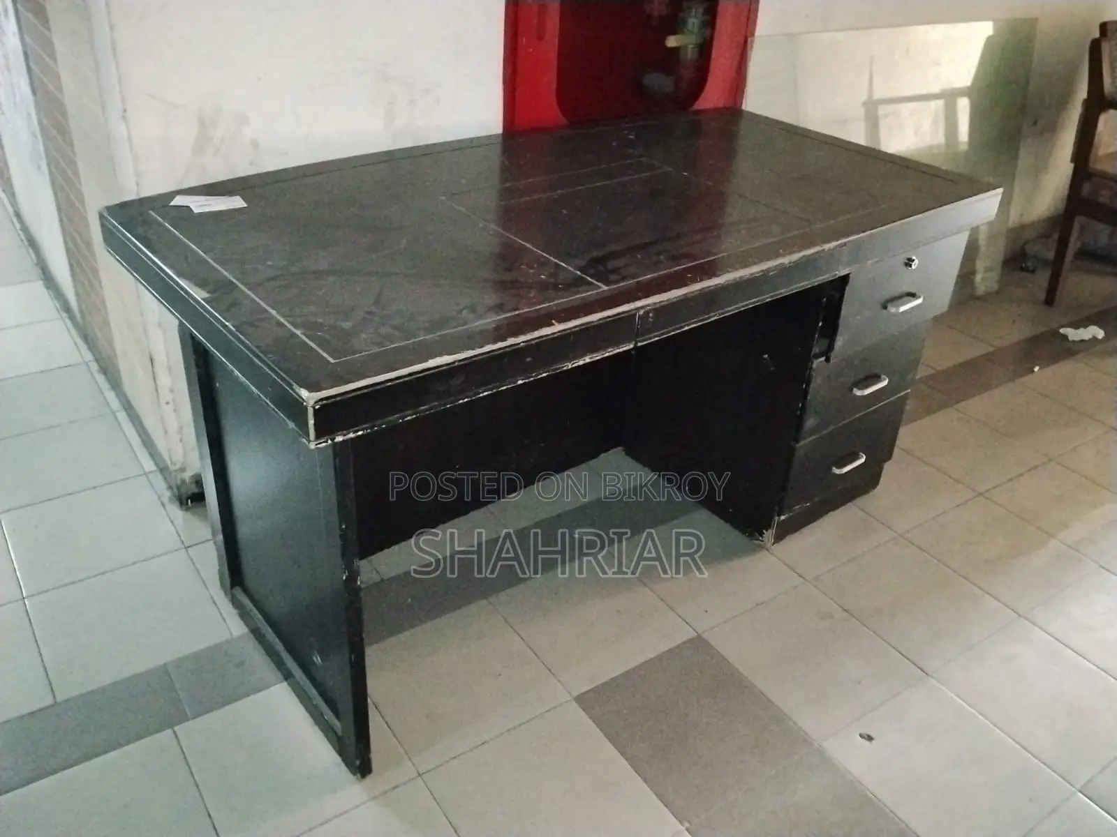 এক্সিকিউটিভ অফিস টেবিল