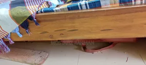 কাঠের বিছানা আসবাবপত্র