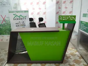 Chair / Table