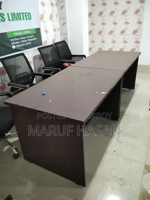 Chair / Table
