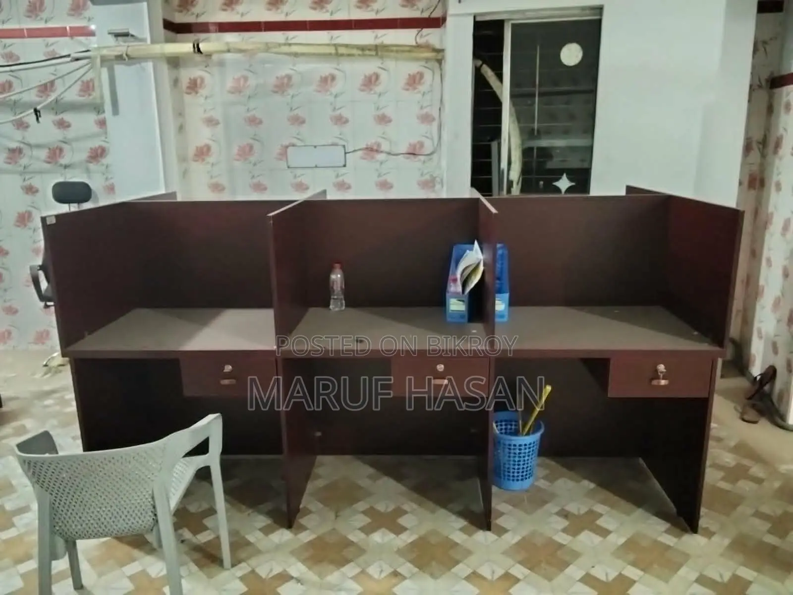 Chair / Table