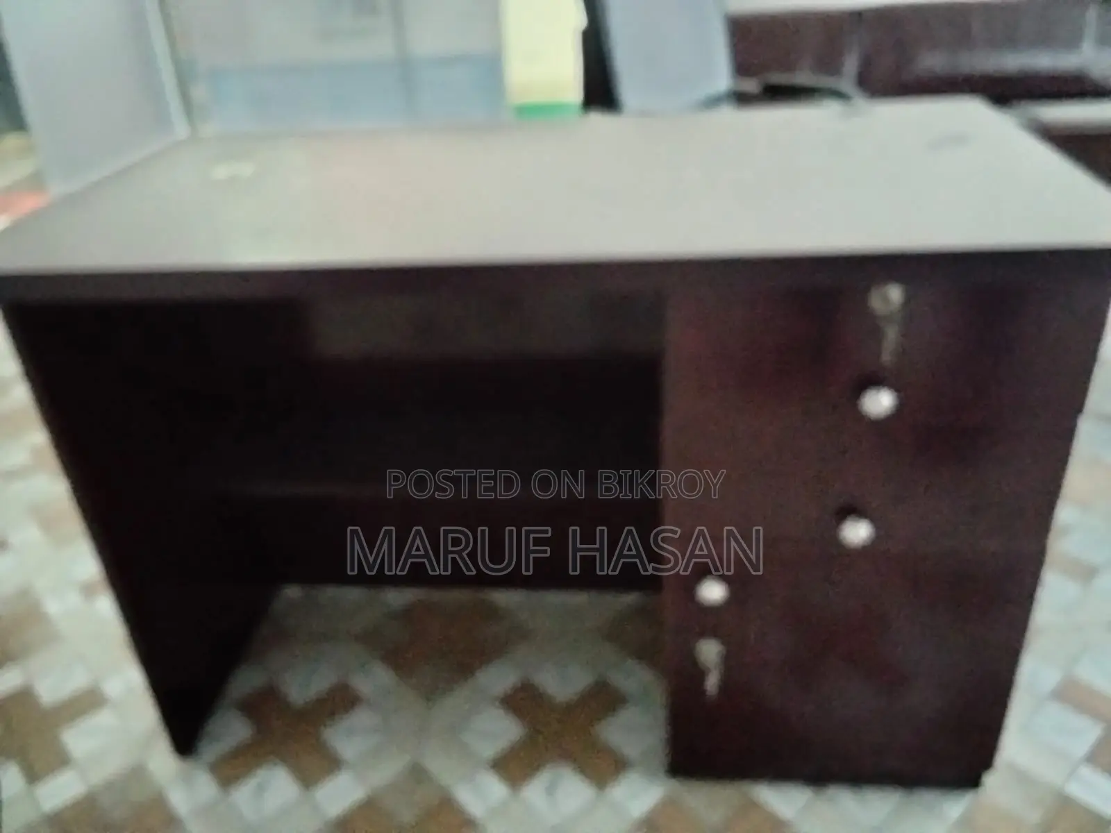Chair / Table