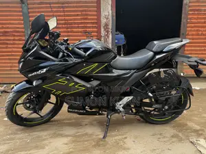 নতুন সুজুকি জিক্সার এসএফ ২০২৫ ব্ল্যাক
