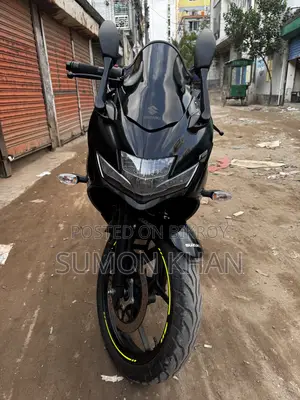 নতুন সুজুকি জিক্সার এসএফ ২০২৫ ব্ল্যাক
