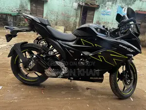 নতুন সুজুকি জিক্সার এসএফ ২০২৫ ব্ল্যাক