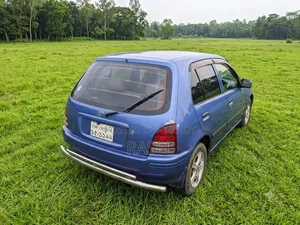 টয়োটা স্টারলেট ২০০২ নীল