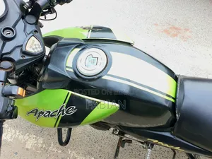 TVS Apache RTR 160 2V 2015 Green