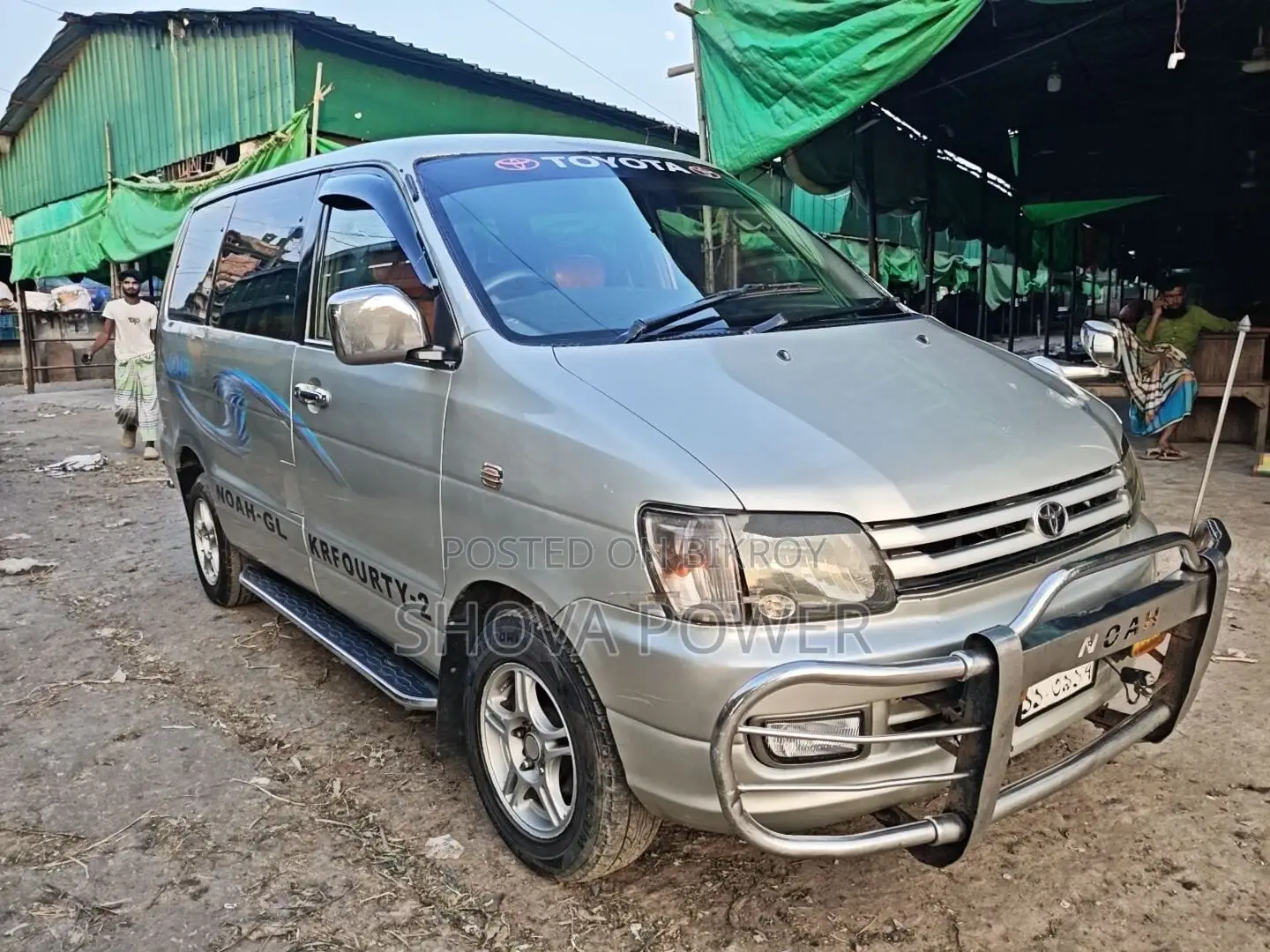 Toyota Noah 2.0 AWD (8 Seater) 2001 Silver