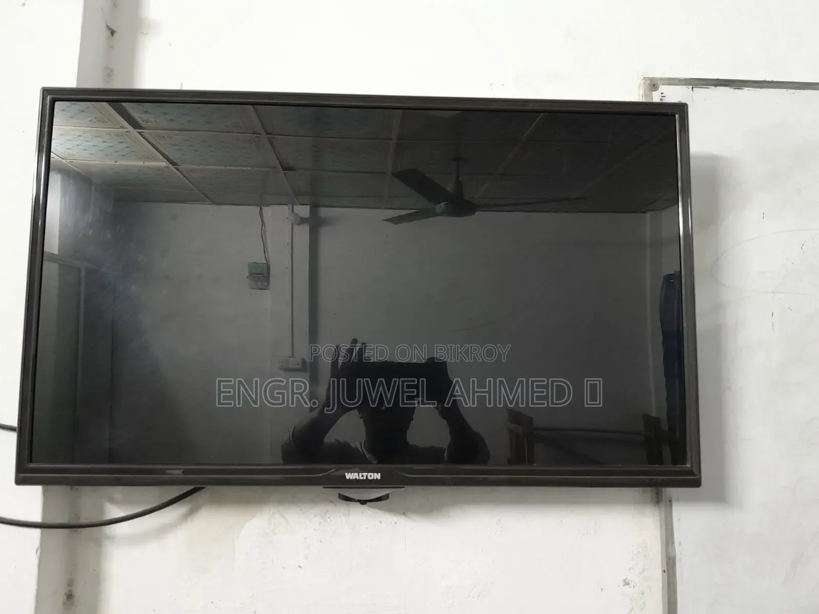 Walton Non-Smart LED TV (32 inches) - Works very well. No issues.