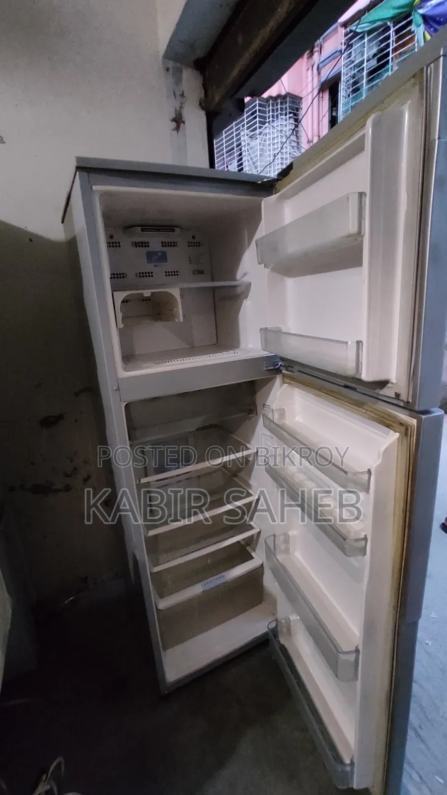 220 Liter Hitachi Brand Refrigerator for Sale