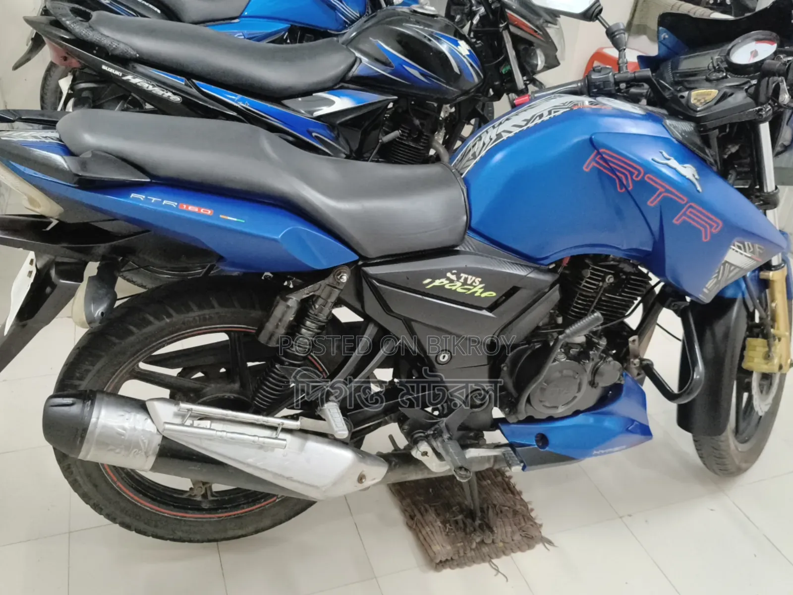 টিভিএস অ্যাপাচি আরটিআর ১৬০ ২ভি ২০১৯ নীল