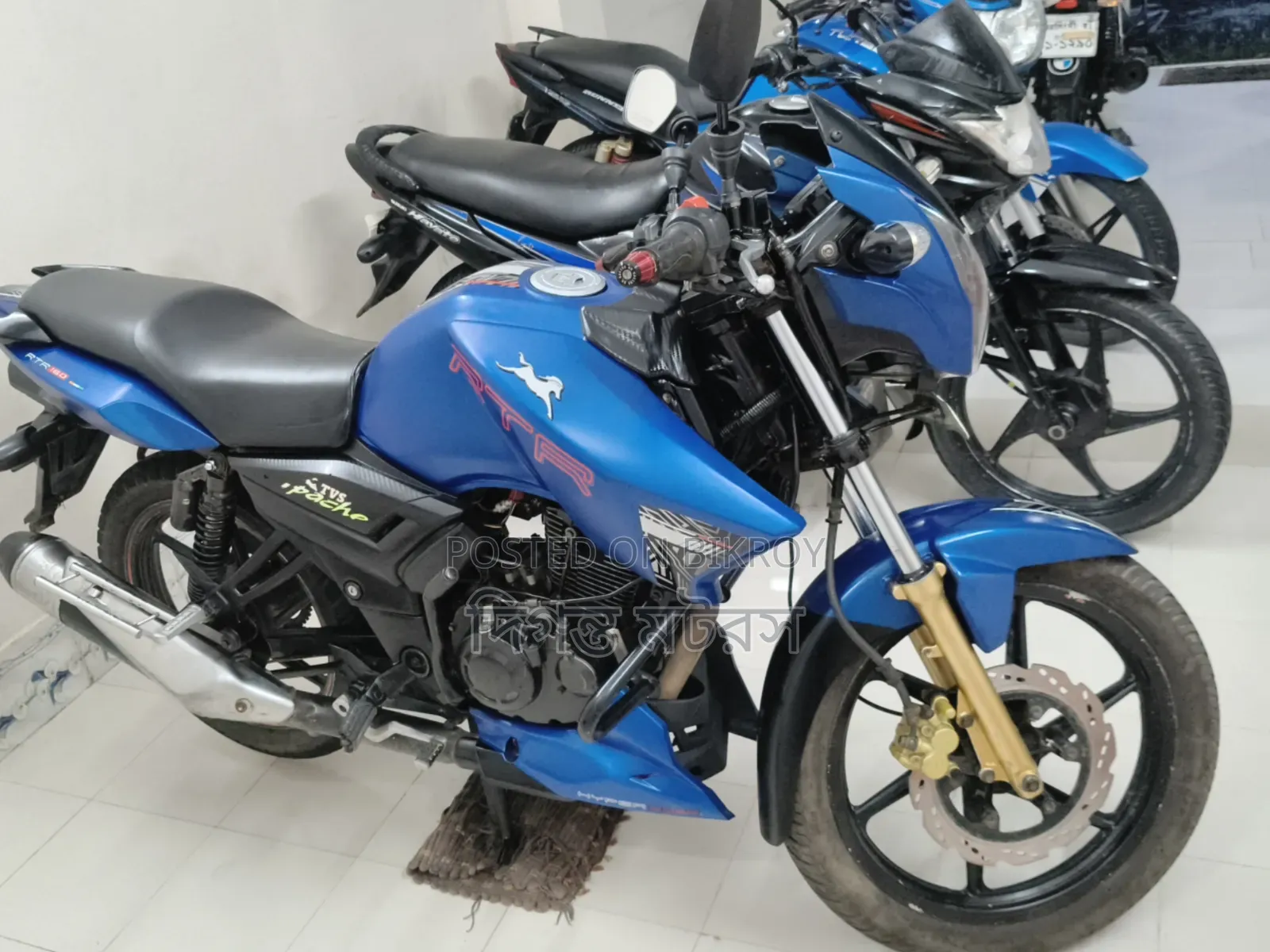 টিভিএস অ্যাপাচি আরটিআর ১৬০ ২ভি ২০১৯ নীল