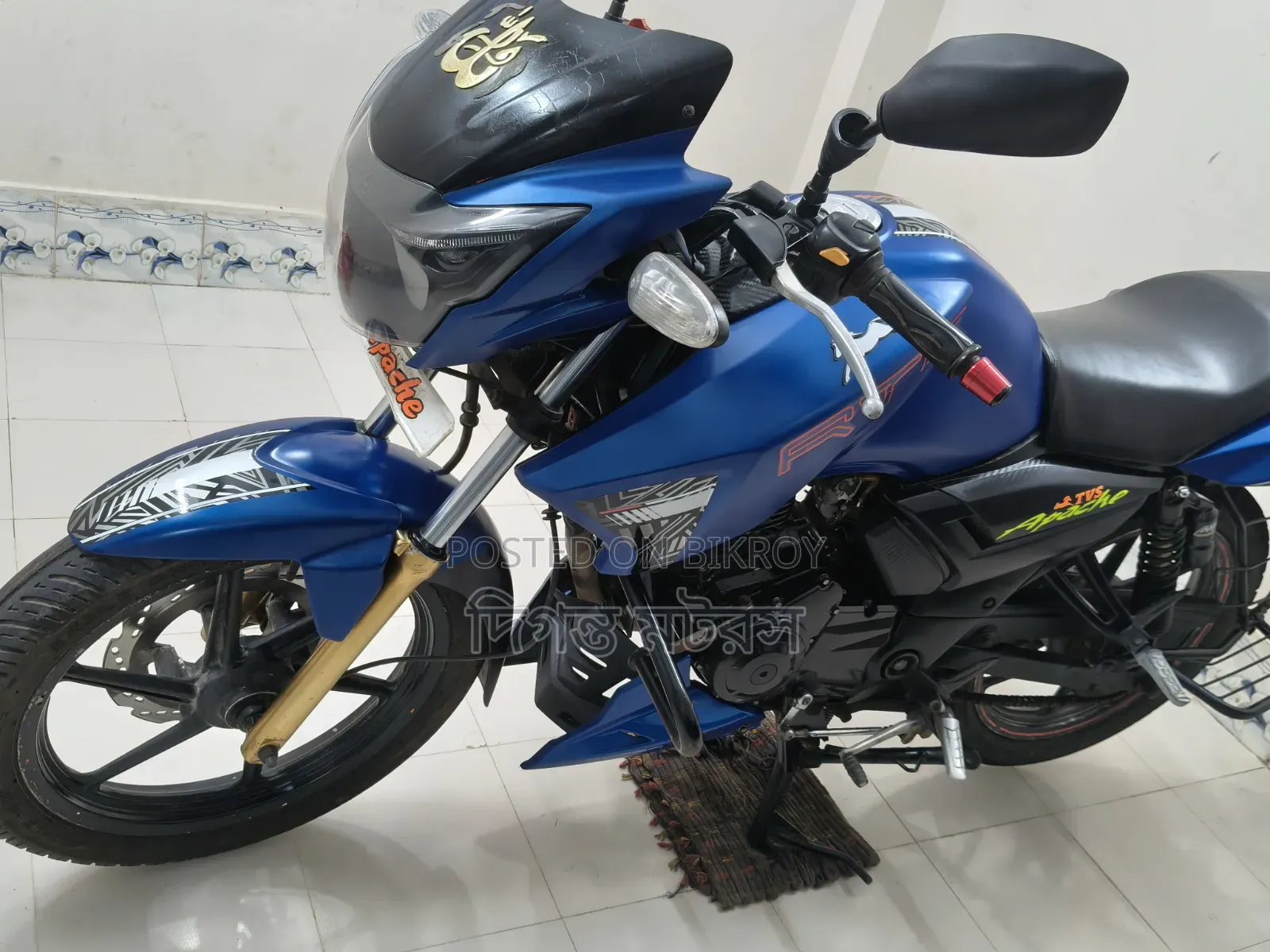 টিভিএস অ্যাপাচি আরটিআর ১৬০ ২ভি ২০১৯ নীল
