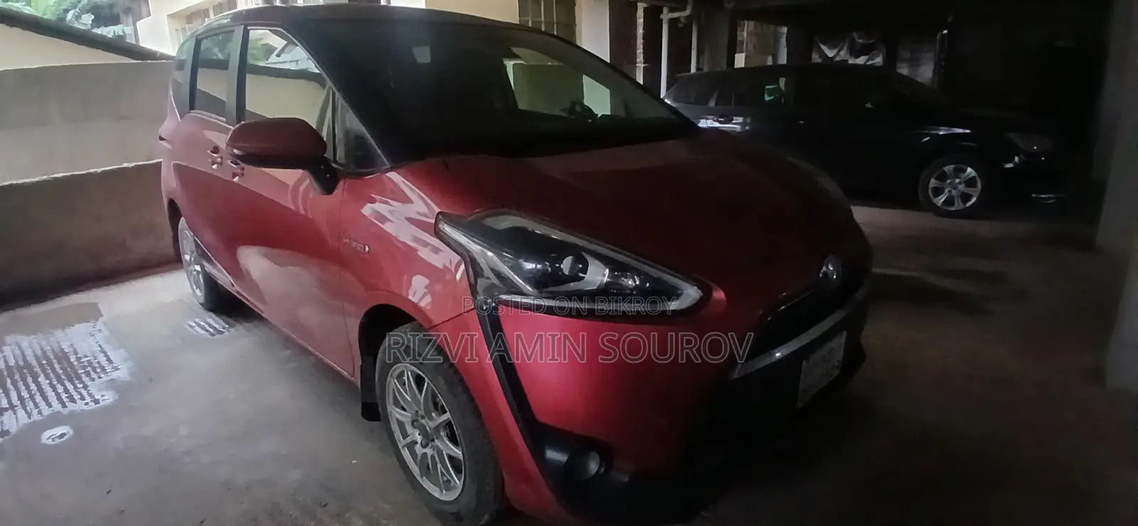 Toyota Sienta 2015 Red