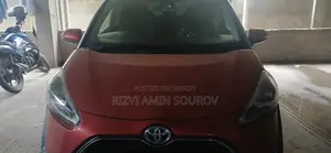 Toyota Sienta 2015 Red