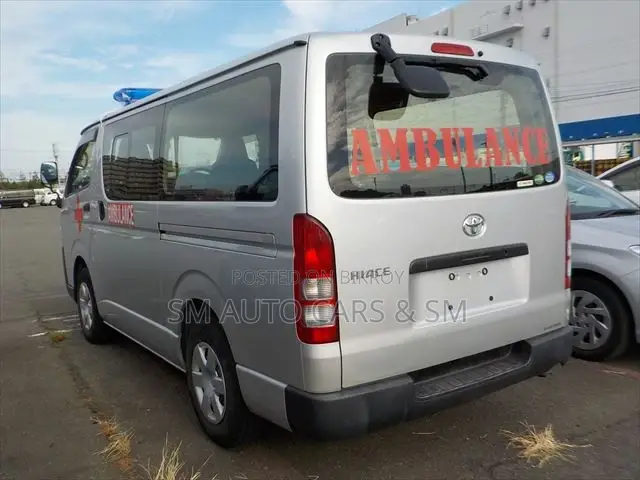 Toyota HiAce 2022 Silver