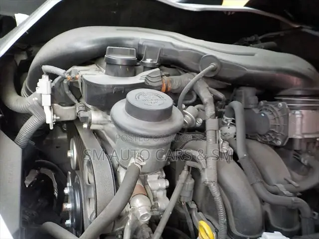 Toyota HiAce 2022 Silver