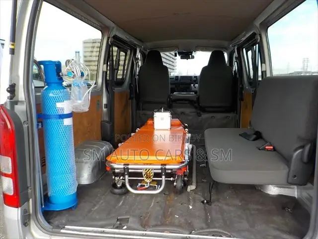 Toyota HiAce 2022 Silver