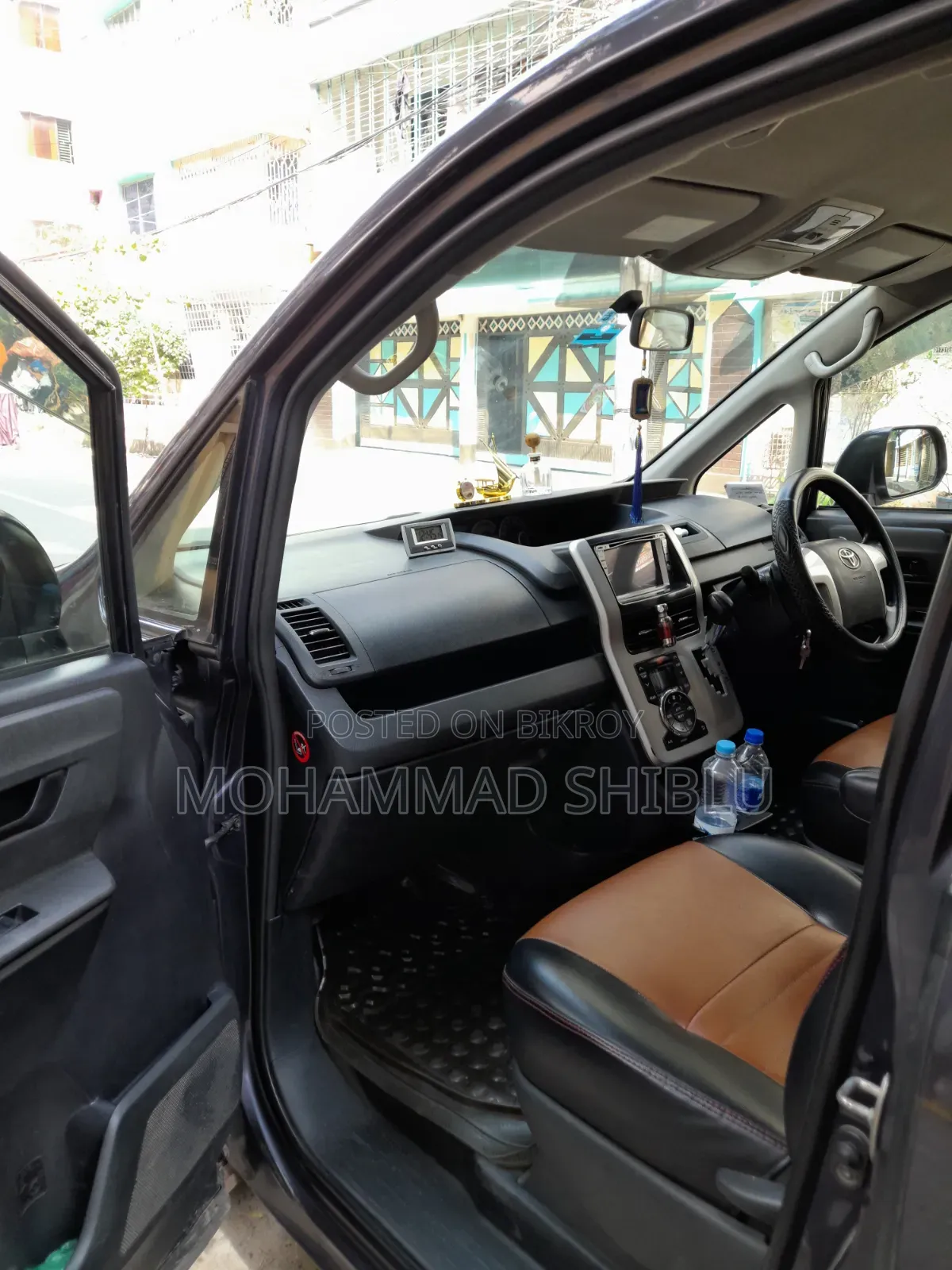 Toyota Noah 2011 Blue