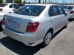 টয়োটা এক্সিও ২০২১ সিলভার