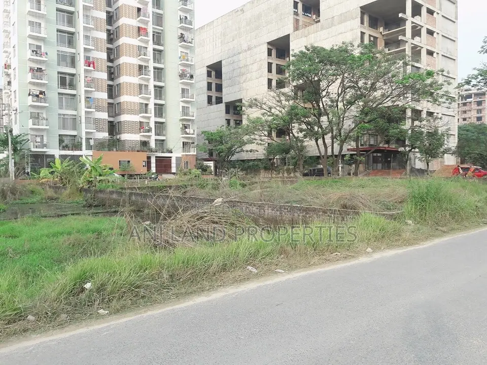 E-Block South Corner 5-Katha Plot Sale