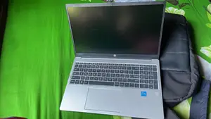 Laptop HP 250 G10 8GB Intel Core i3 SSD 512GB