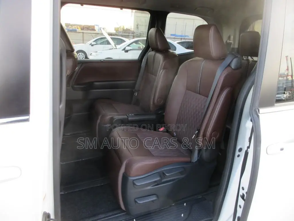Toyota Noah 2022 Pearl