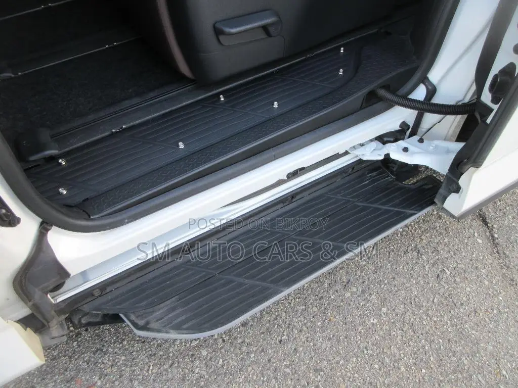 Toyota Noah 2022 Pearl