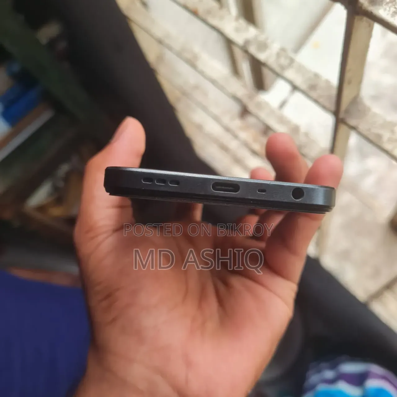Oppo 4 GB Black