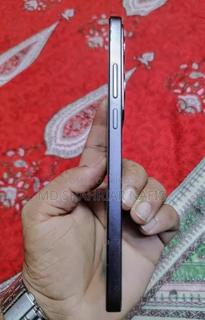 Oppo ৮ জিবি লাল