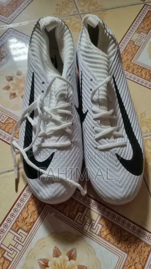 Nike Air Zoom Mastergrade Football Boot
