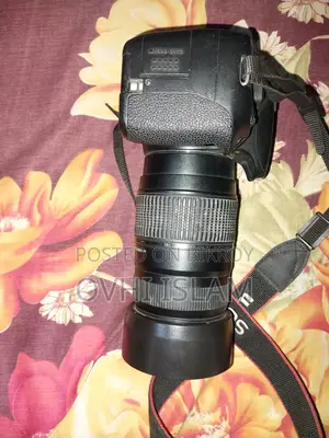 Canon Eos 700d Camera + Tamron 70-300mm Zoom Lens