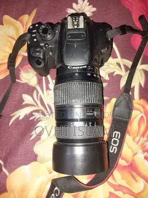 Canon Eos 700d Camera + Tamron 70-300mm Zoom Lens