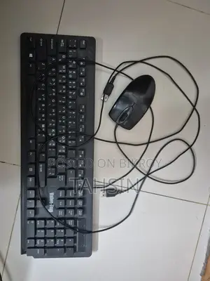 ব্রোকেন কিবোর্ড অ্যান্ড ফ্রেশ মাউস