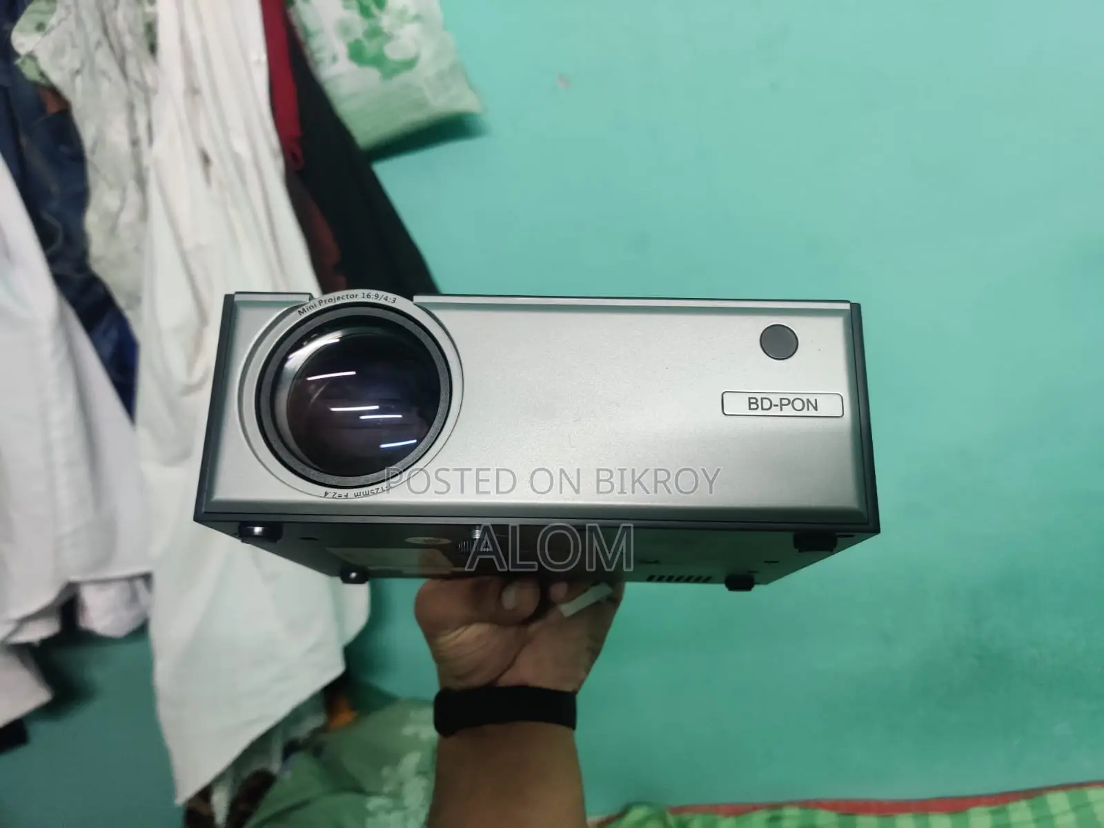 Bd-pon C8 Mini Projector