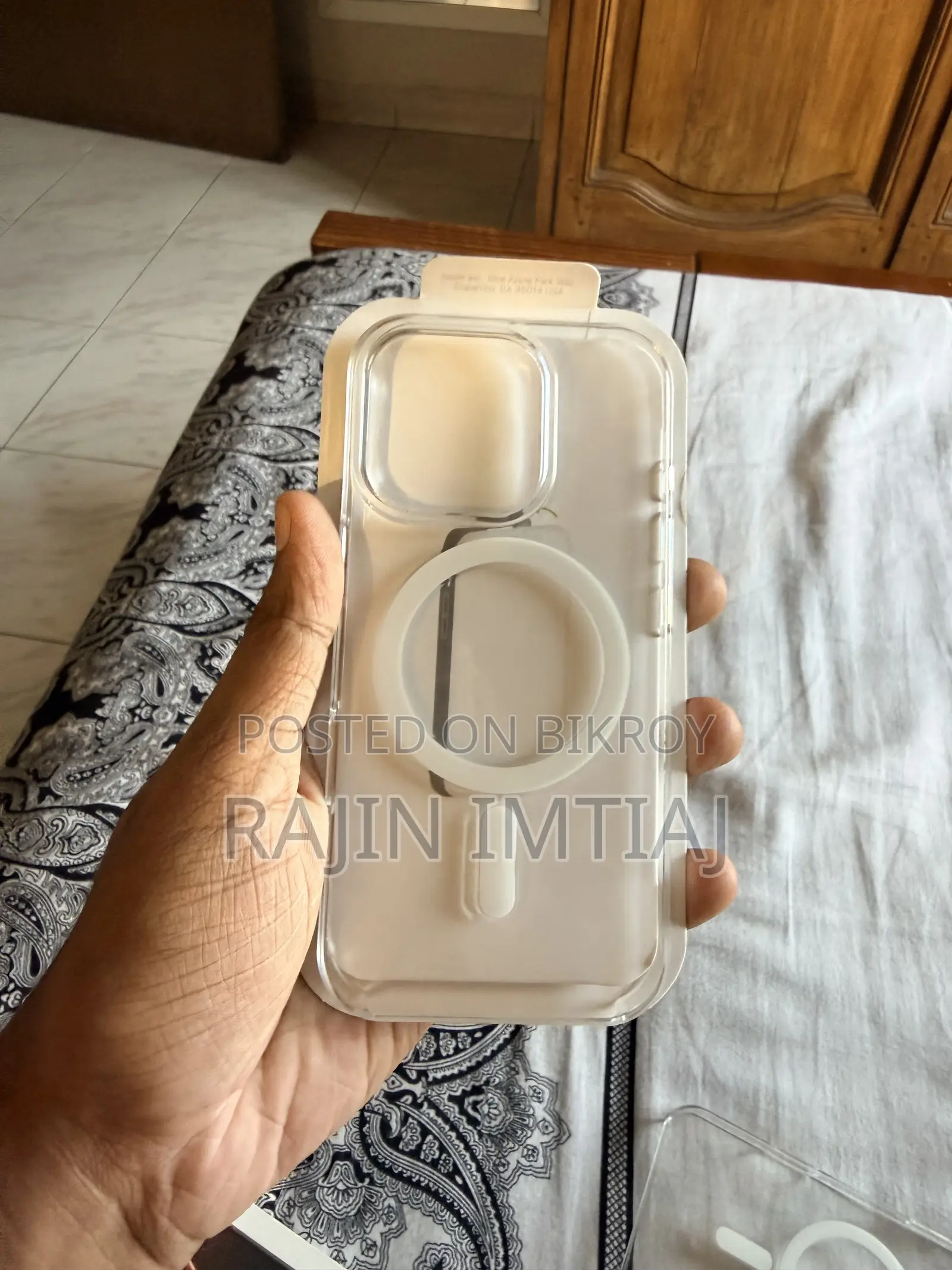 iPhone 16 Pro Cover