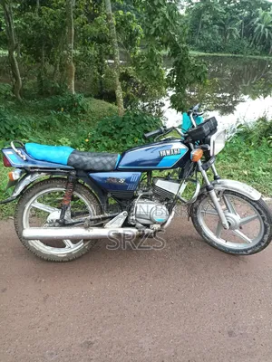 ইয়ামাহা ১৯৯৮ নীল