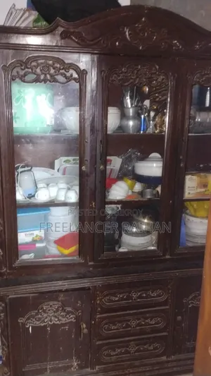 সেগুন কাঠের শোকেজ