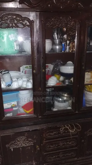 সেগুন কাঠের শোকেজ
