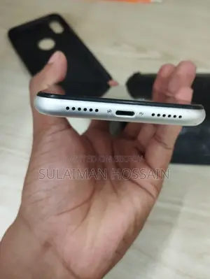 Apple iPhone XR 64 GB White
