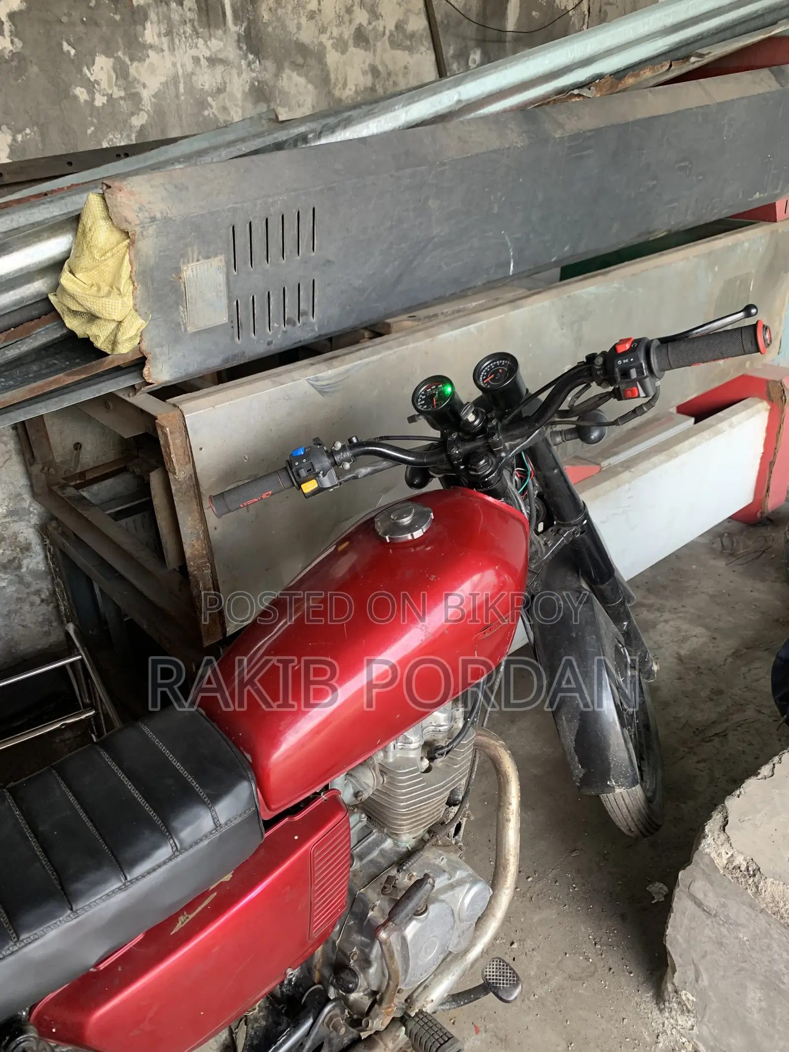 Honda 2004 Red