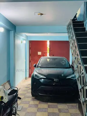 টয়োটা সি-এইচআর ২০২০ কালো