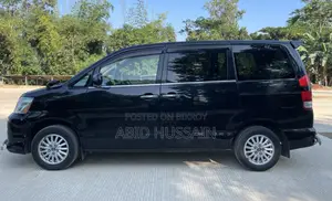 Toyota Noah 2007 Black