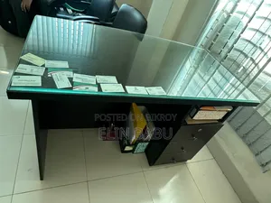 অফিস ডেস্ক