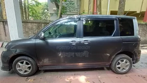 Toyota Sienta 2012 Black