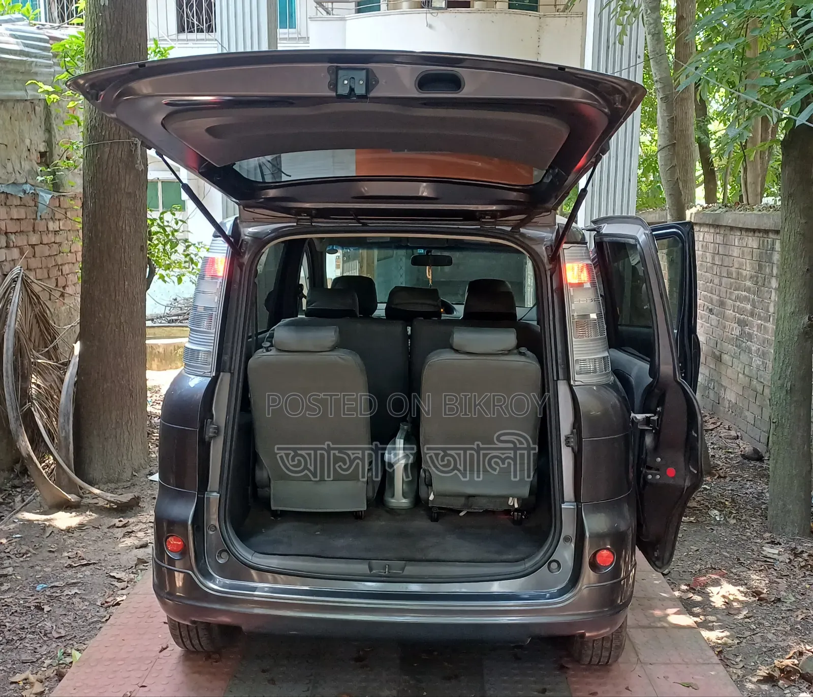 Toyota Sienta 2012 Black
