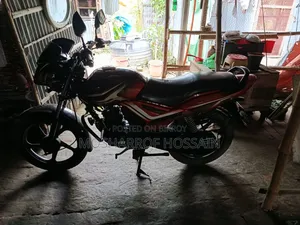 নতুন টিভিএস মেট্রো প্লাস ২০২১ লাল